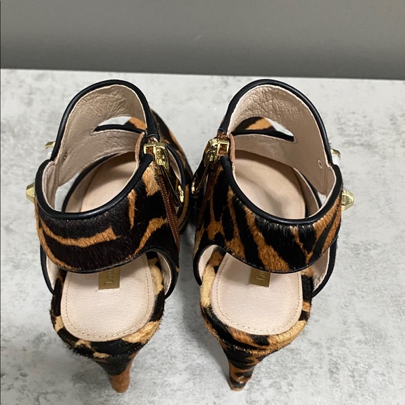 Louise et Cie Leather cow hair high heels with gold-tone accents. Size7.5 - Picture 10 of 15